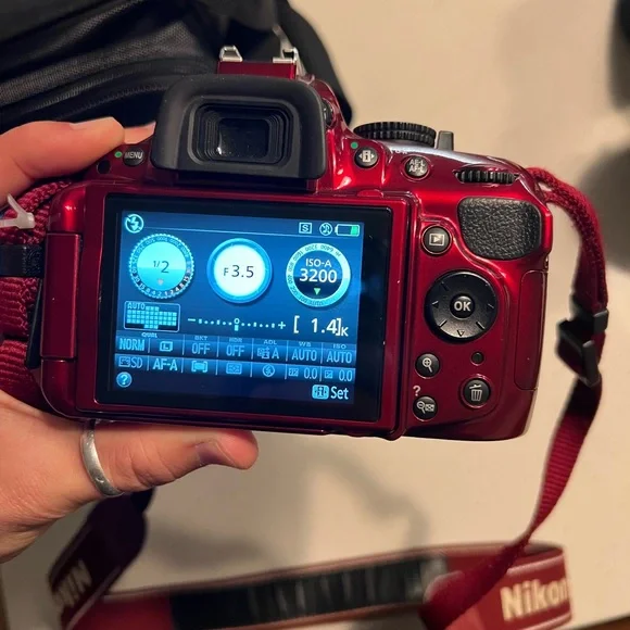 Nikon D5200 DSLR Camera – Red - Picture 3 of 5